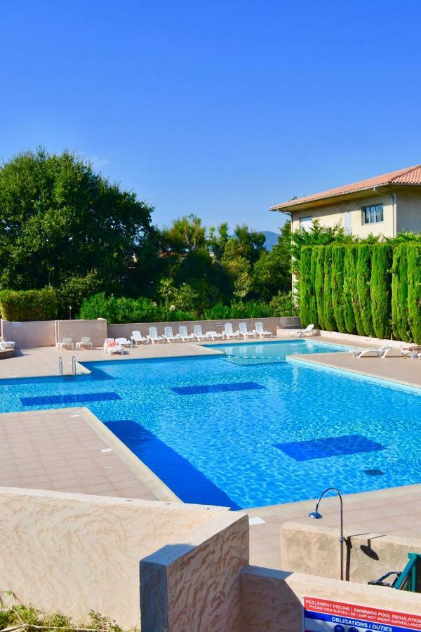 Apartment Eden Park Сен-Тропе Екстер'єр фото